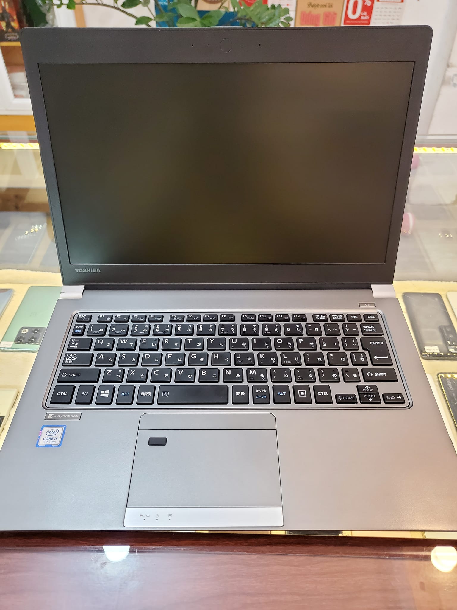 Laptop cũ Toshiba Dynabook R63