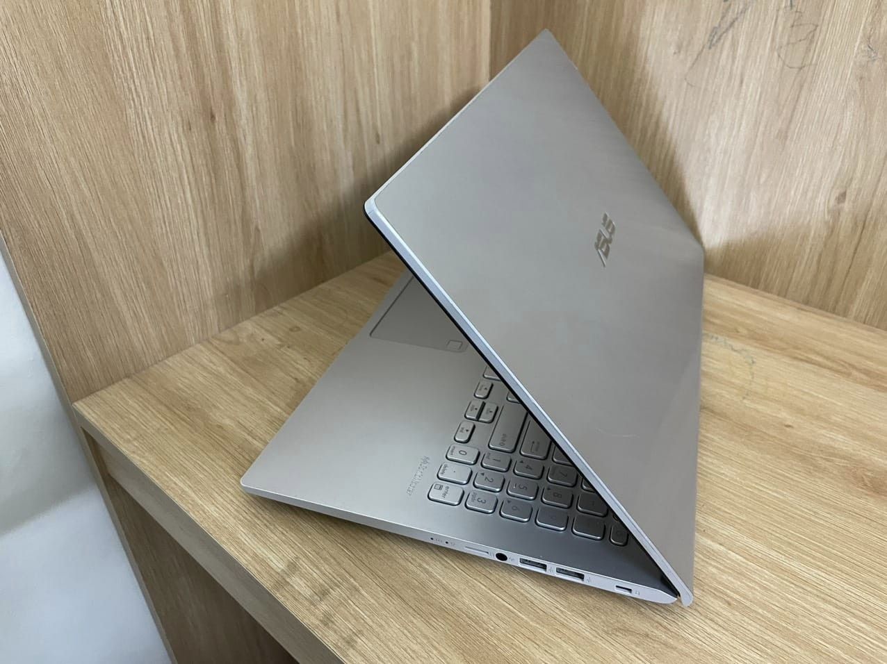 Laptop cũ Asus Vivobook X509JA