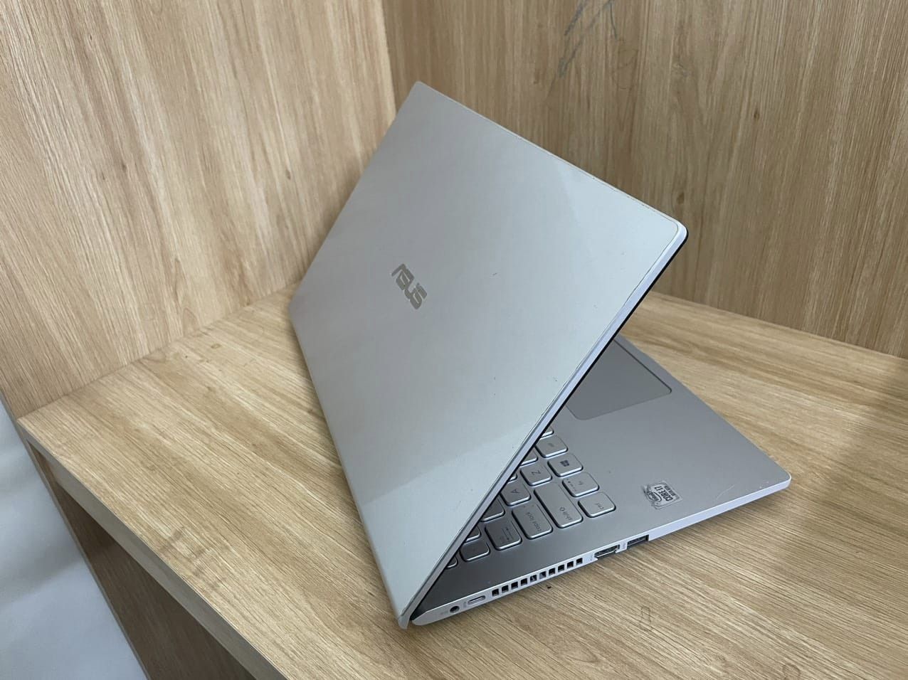 Laptop cũ Asus Vivobook X509JA