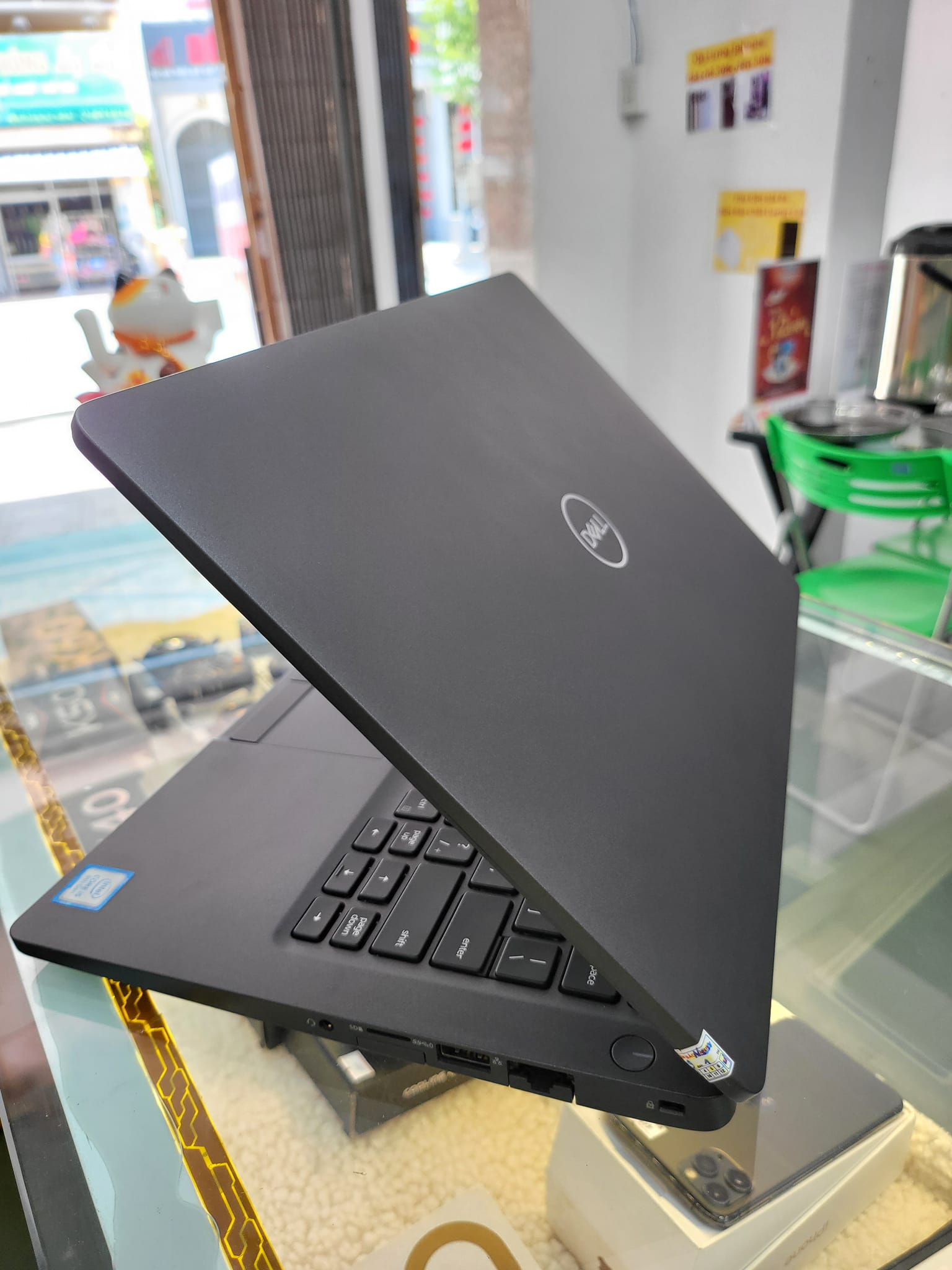 Laptop cũ Dell Latitude 5300