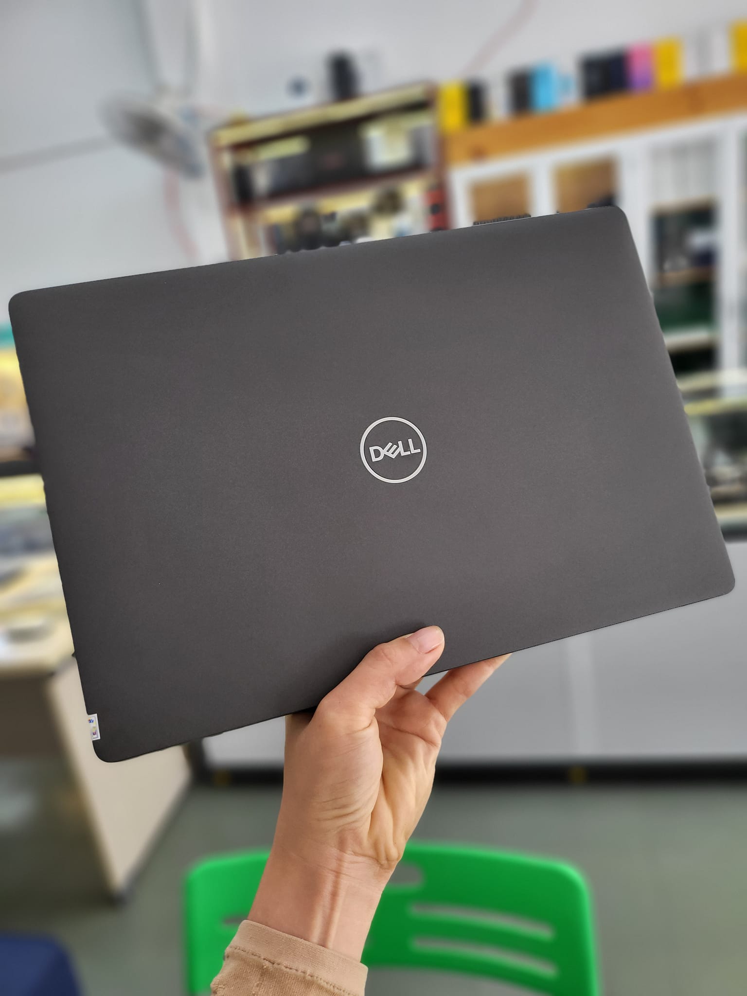 Laptop cũ Dell Latitude 5300