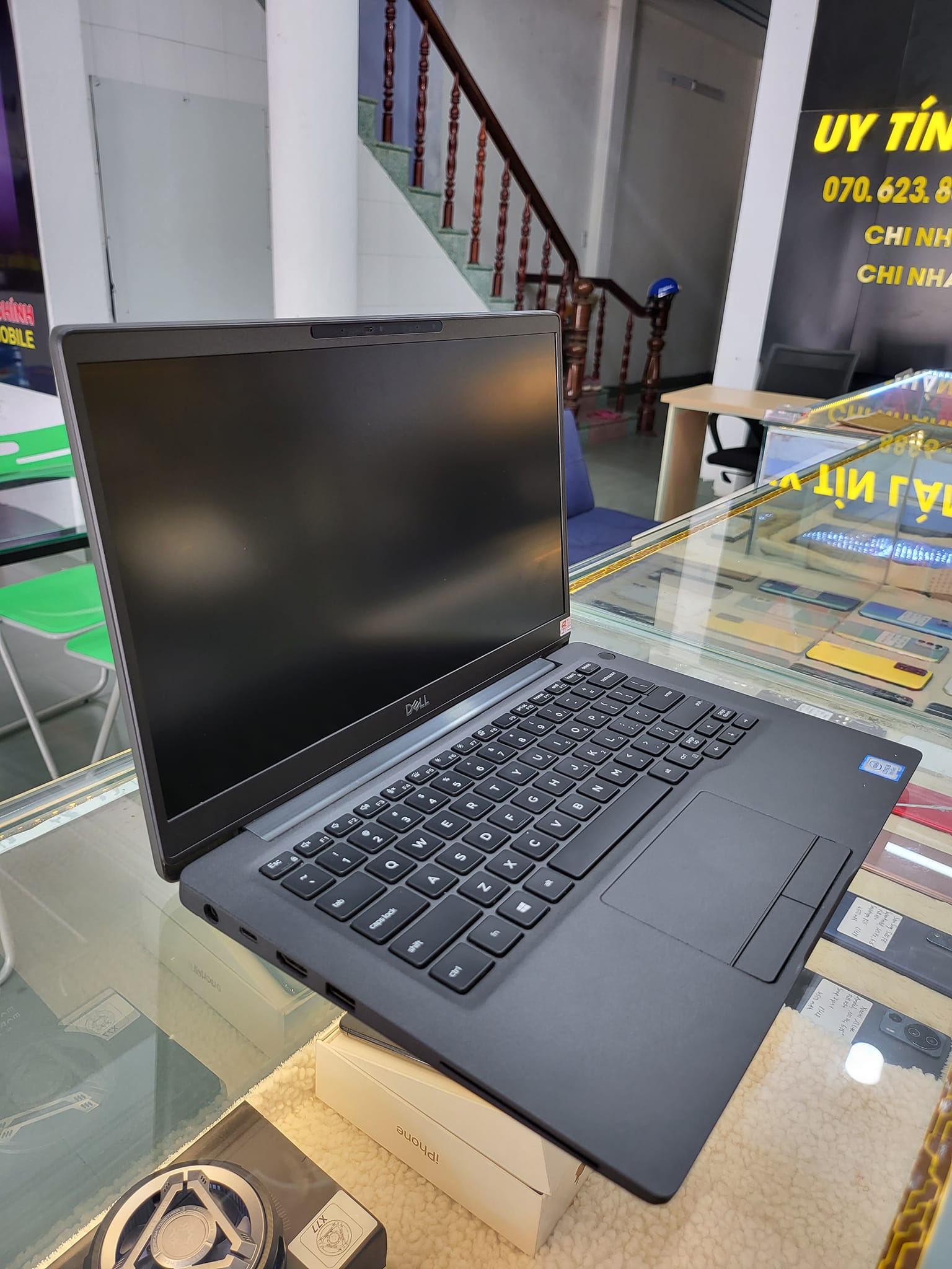 Laptop cũ Dell Latitude 7370