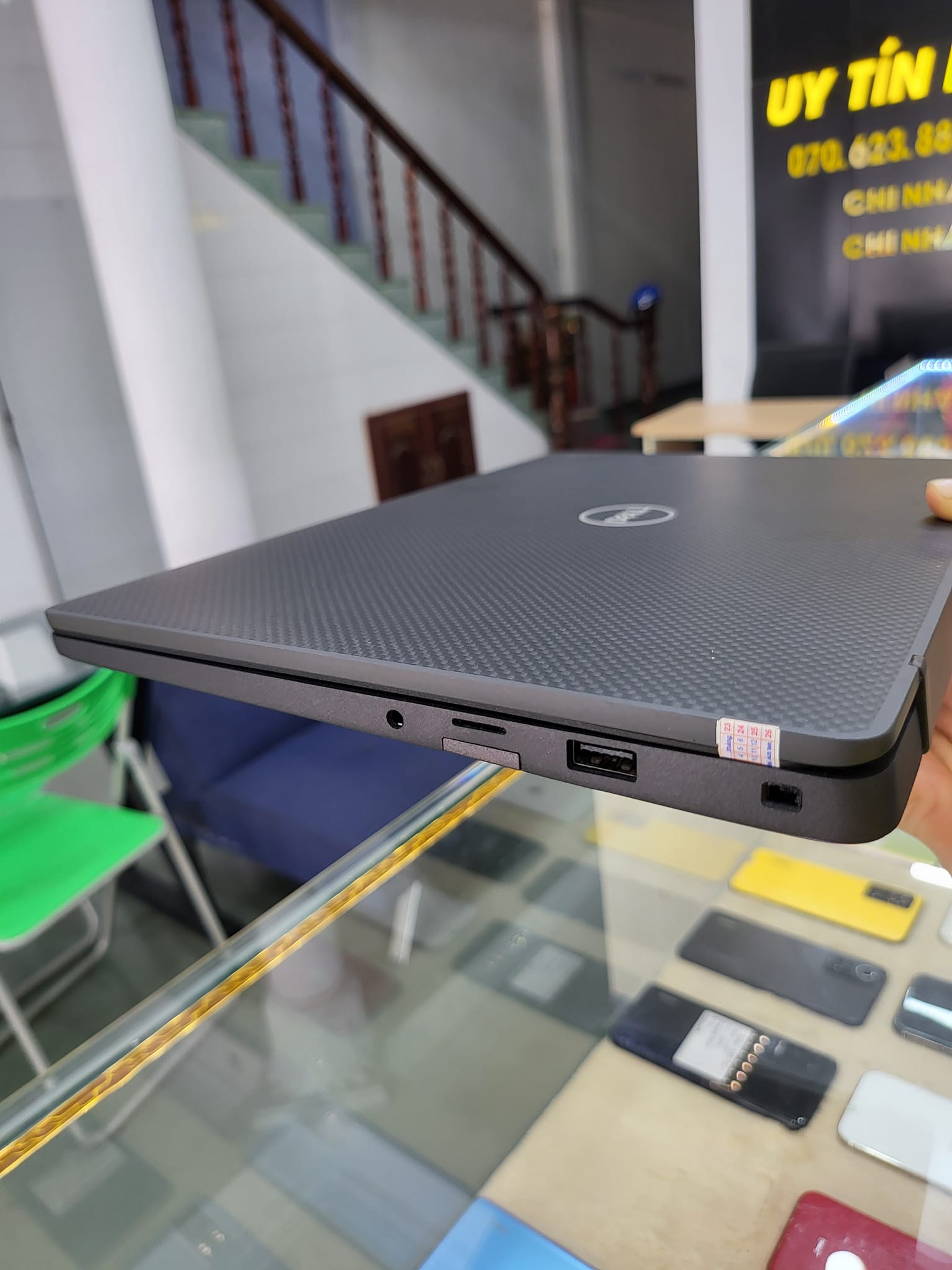 Laptop cũ Dell Latitude 7370