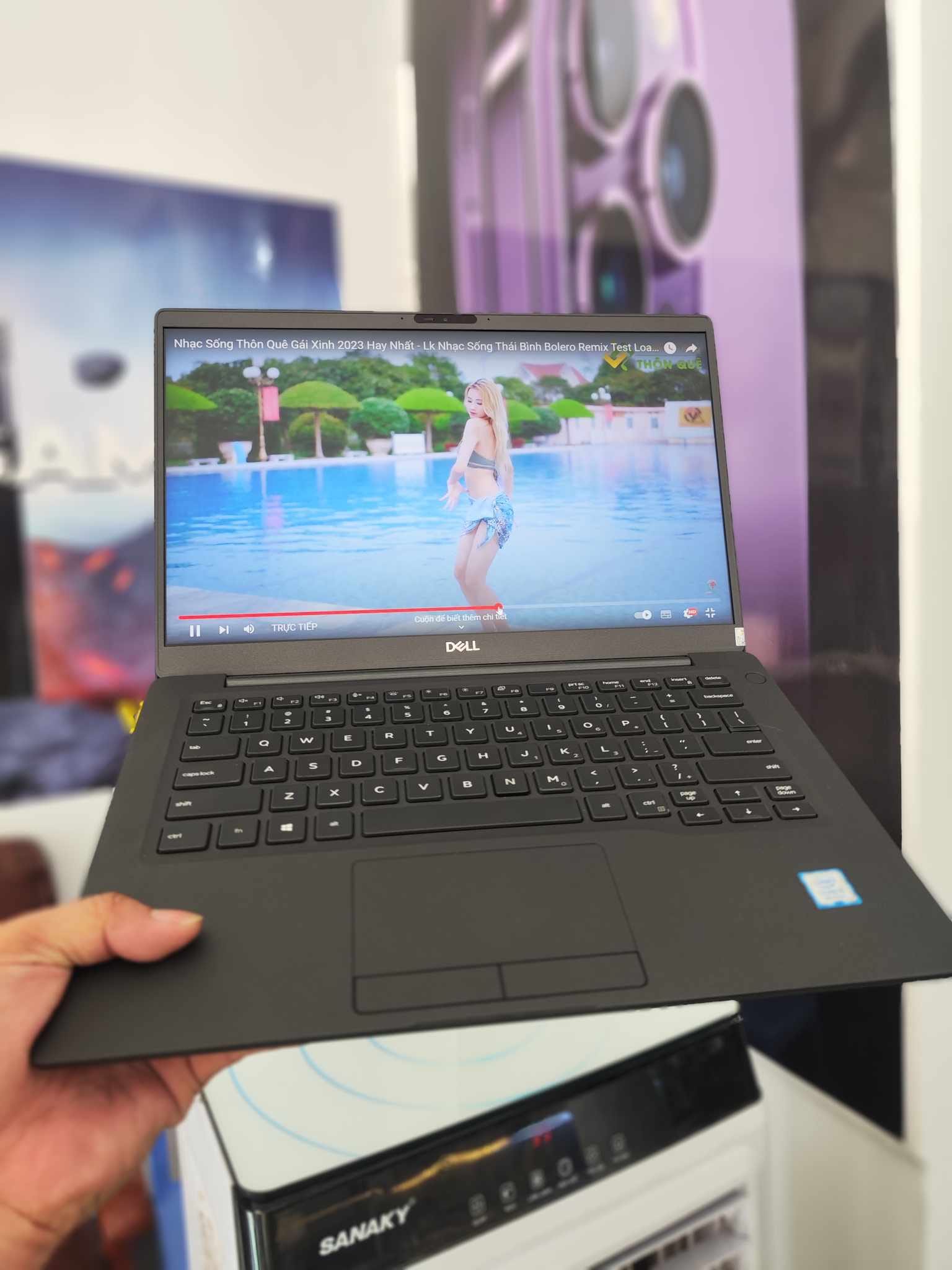 Laptop cũ Dell Latitude 7400