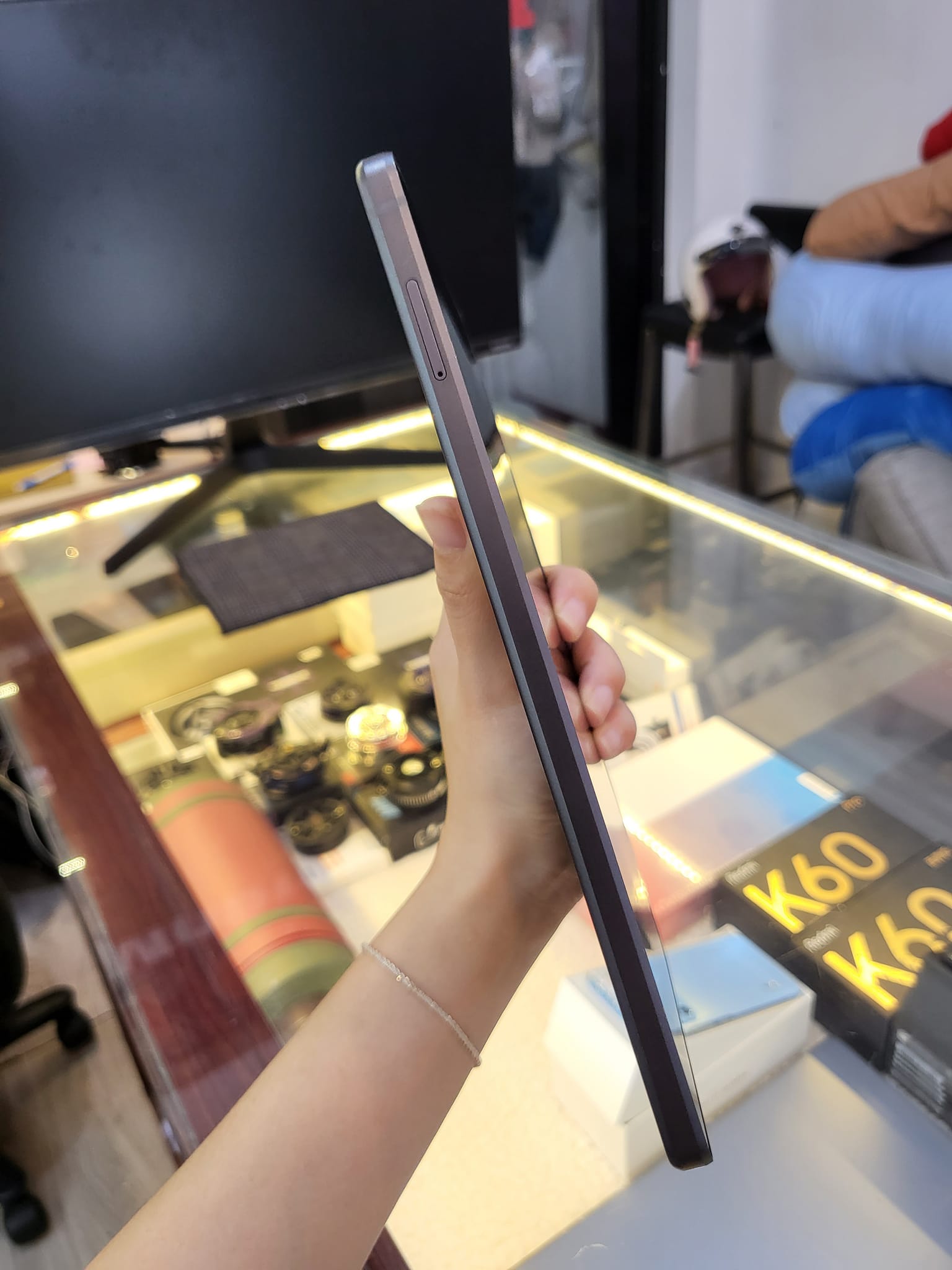 Máy tính bảng cũ Lenovo Legion Y700