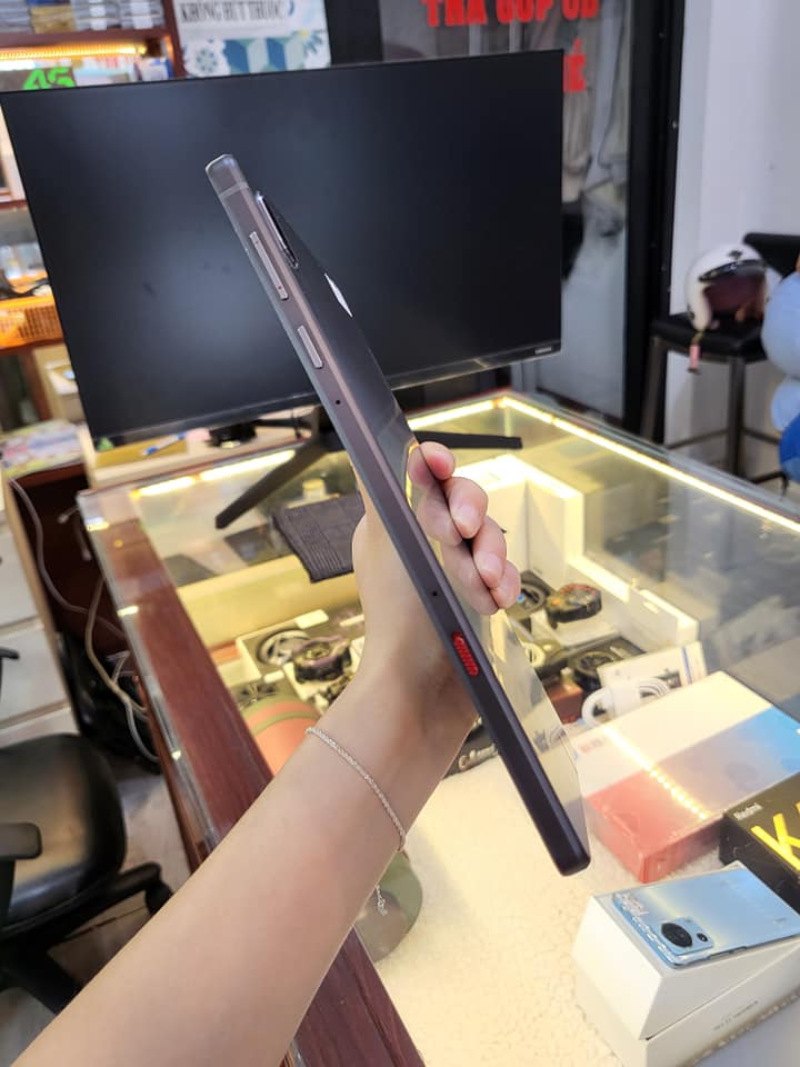 Máy tính bảng cũ Lenovo Legion Y700
