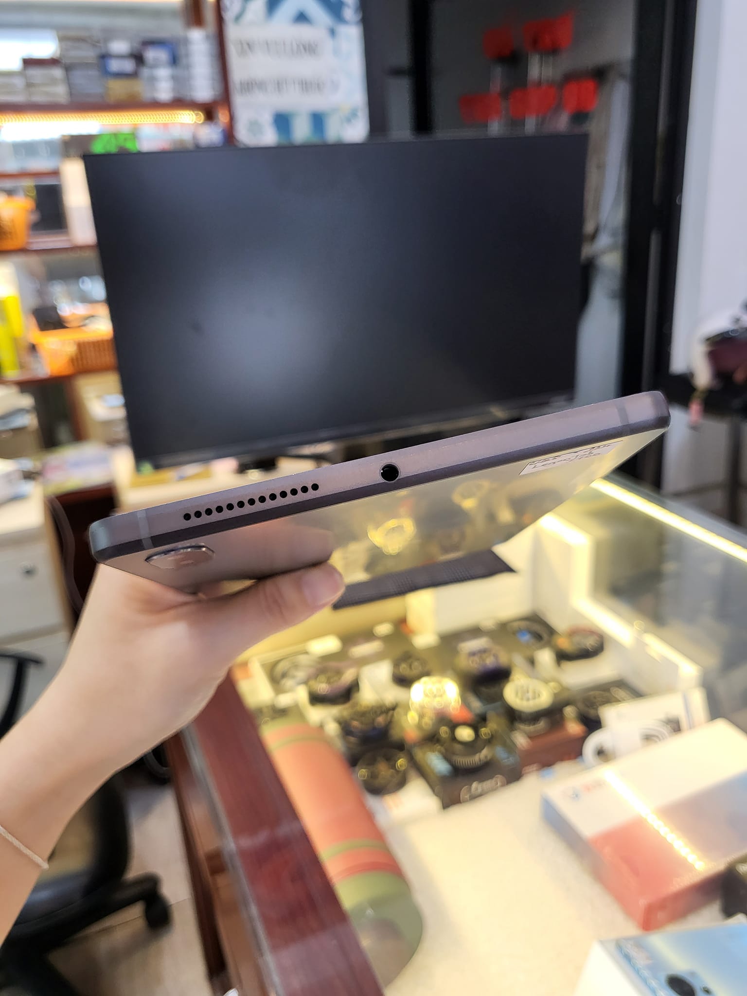 Máy tính bảng cũ Lenovo Legion Y700